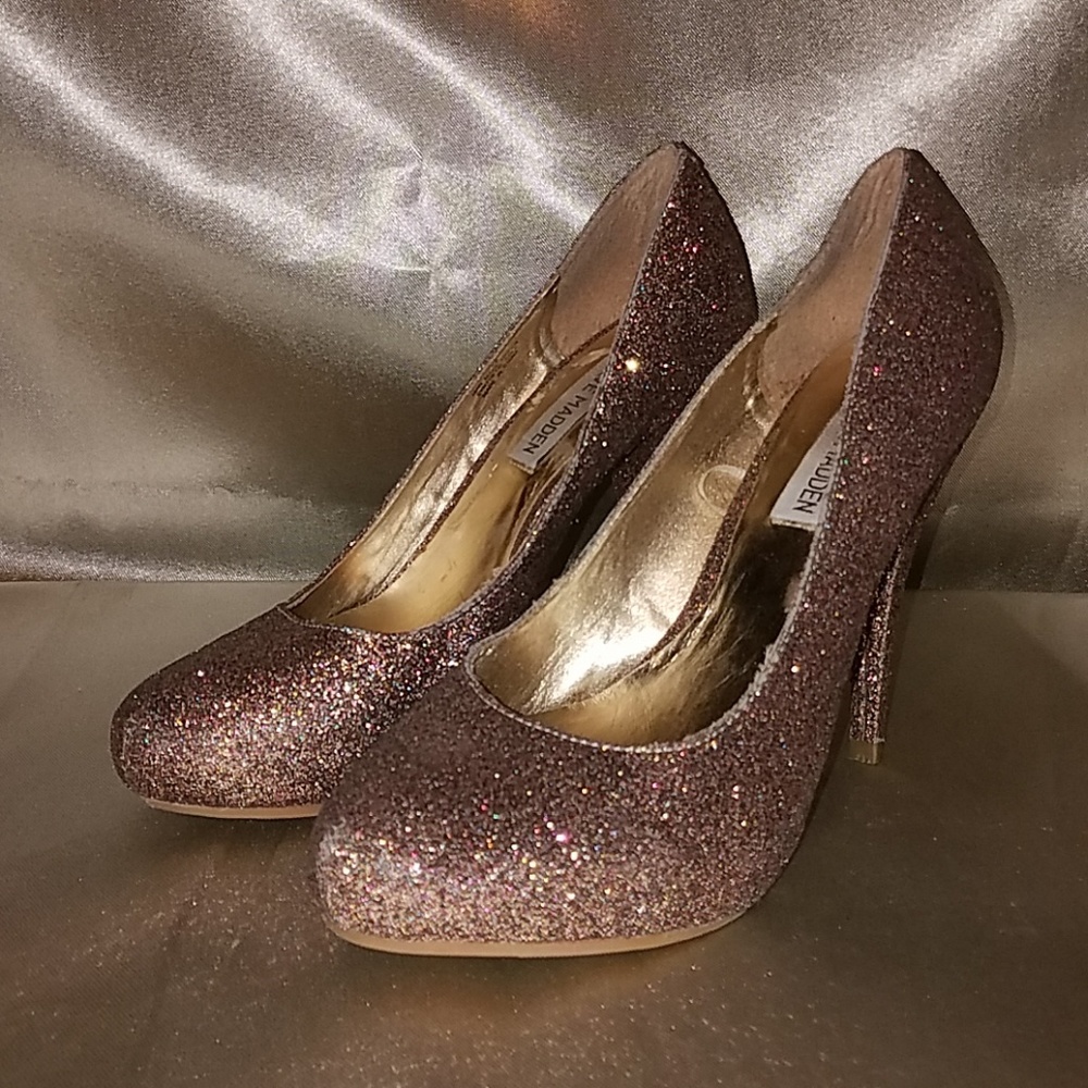 Steve Madden pink glitter heels.